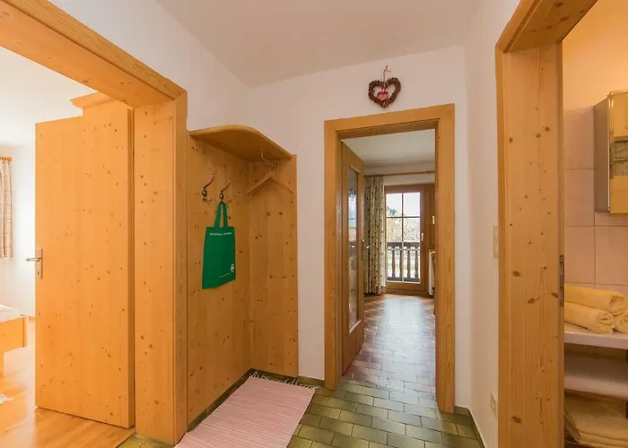 Oberdeutinghof Apartmán *